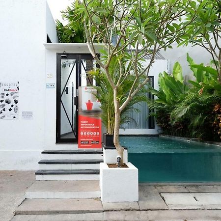 Reddoorz @ Jalan Raya Semat Canggu BALI Bagian luar foto