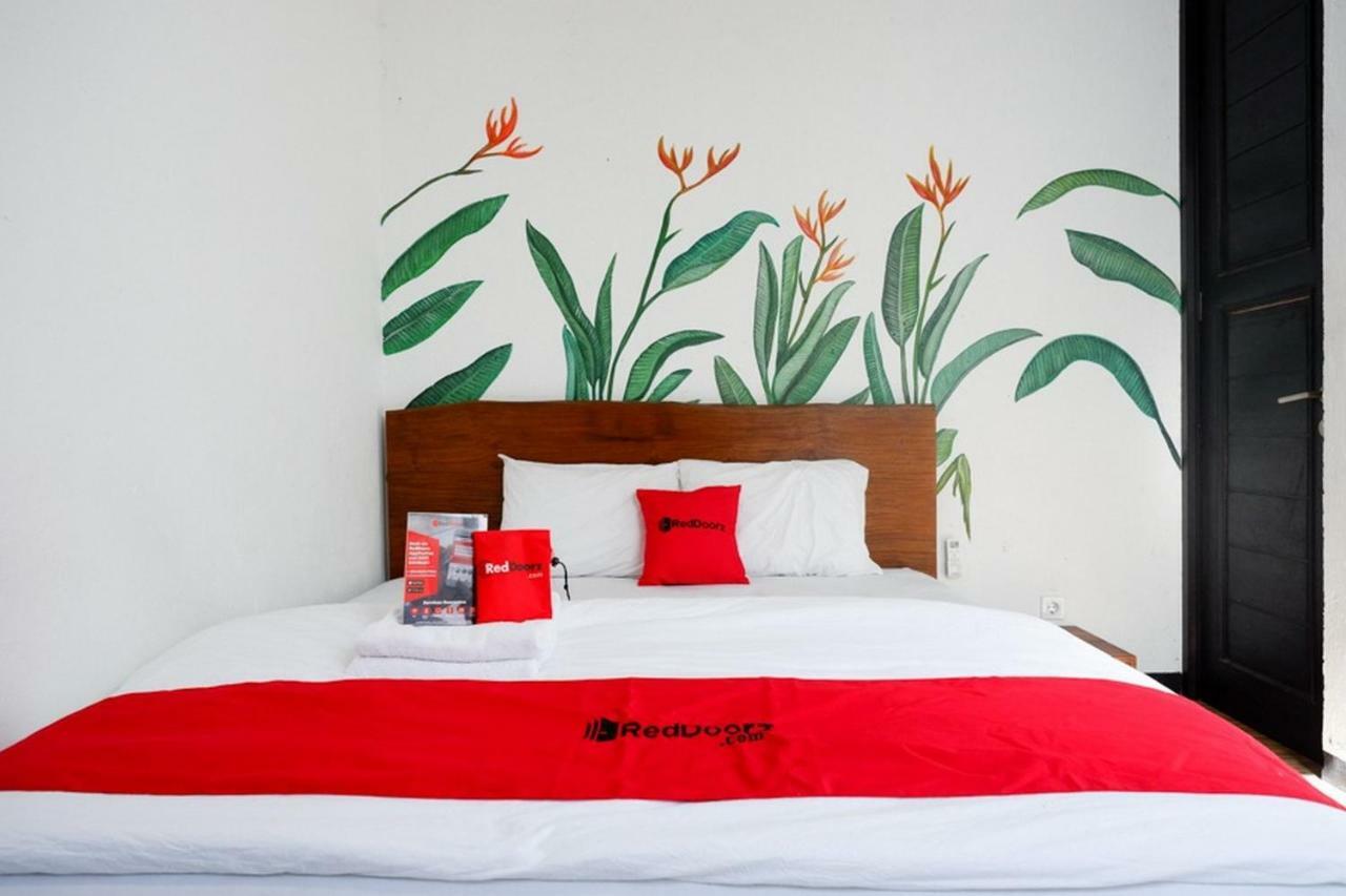 Reddoorz @ Jalan Raya Semat Canggu BALI Bagian luar foto