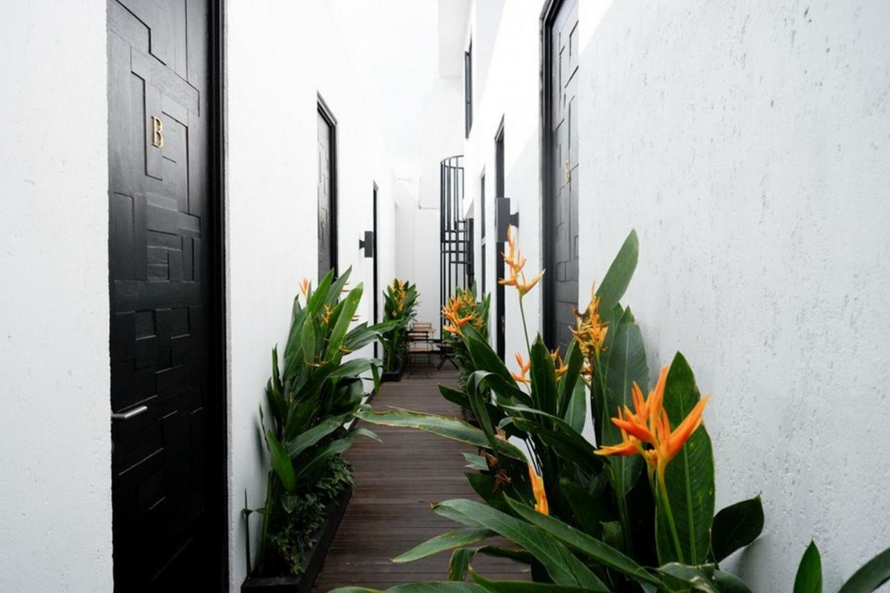 Reddoorz @ Jalan Raya Semat Canggu BALI Bagian luar foto