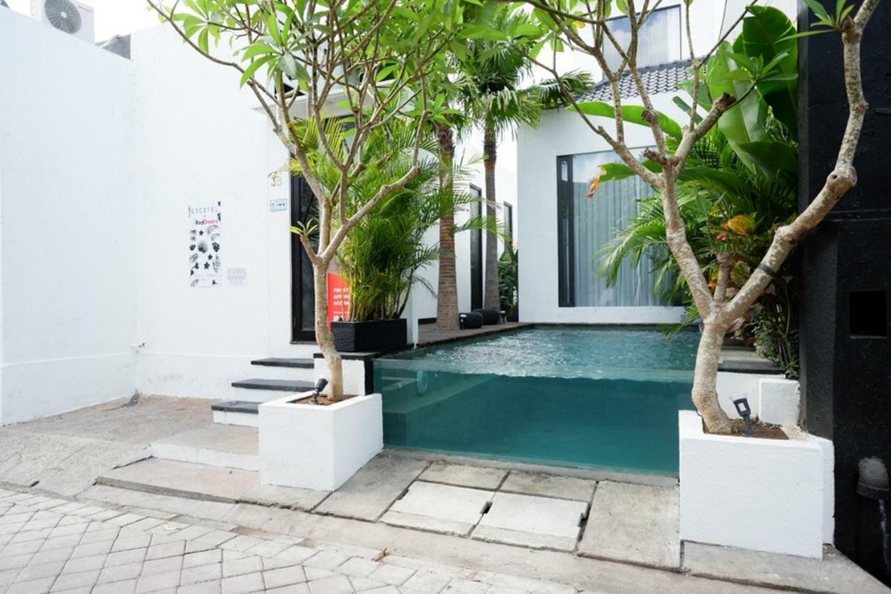 Reddoorz @ Jalan Raya Semat Canggu BALI Bagian luar foto
