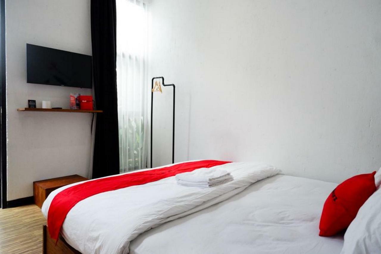 Reddoorz @ Jalan Raya Semat Canggu BALI Bagian luar foto